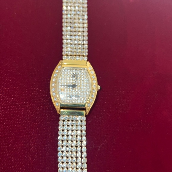 Victoria Wieck Accessories - Vintage Victoria Wieck Beverly Hills Ladies Crystal Watch